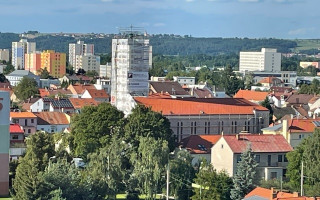 Nové svatovojtěšské hodiny rozsvítí levý břeh Vltavy v Českých Budějovicích