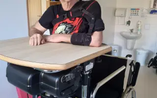 Pomozme tatínkovi po těžké mrtvici vrátit důstojný život