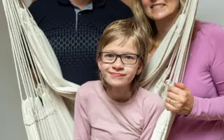 Pomozme Aničce udržet se na nohou