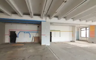 Vlastina Paradox: Z prázdné haly vzniká místo, kde se to hýbe - podpořte nás!