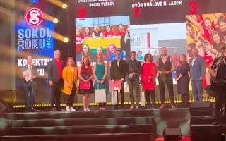 Sokolovně teče do bot