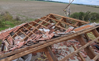 Pomoc rodině Faltusových z Hrušek, které zasáhlo ničivé tornádo