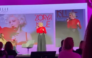 Staň se patronem podcastové série Zorye Blue plné burlesky a sebevědomí