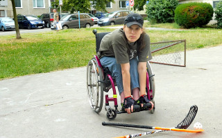 Kolečka pro Štěně – přispěli jste Aničce na nový vozík