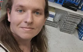 Pomozte mladému studentovi přírodních věd na Univerzitu v Cambridge