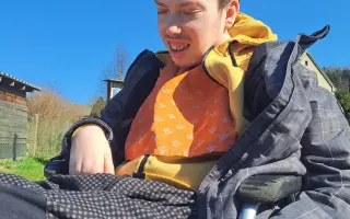 Pomozme mladému muži s Dravetovým syndromem radovat se každý den