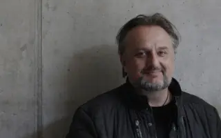 JULIE GOETZ vydává první album s názvem FIRST. Pomůžeš desku poslat do světa?