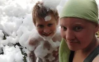 Maminka tří dětí v léčbě rakoviny prosí o pomoc se zajištěním domova