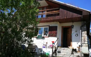 Pomozte našim rodičům vrátit se domů: Chata čtyř generací lehla popelem