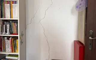 Pomozme Dáši zachránit domov v havarijním stavu po poškození vodou