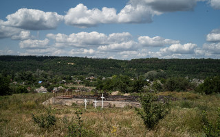 Obnova vesnice Kamjanka na UA -  opravy a rekonstrukce domů