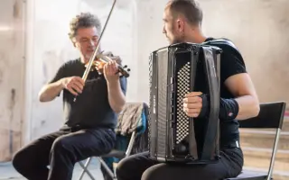 Pomozte nám uvést album "300 vlaků" do světa!
