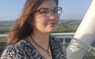 Vysněná cesta do Anglie pro Majdu s diabetem a doprovodem, který škola požaduje