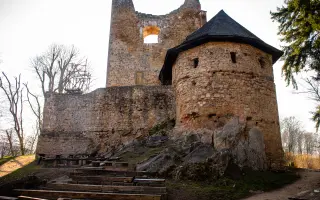 Pomozte Cimburku získat novou střechu