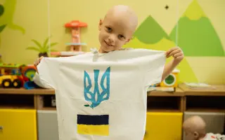 Dvě frontové linie, jedno dětství: terapie pro děti s rakovinou během války