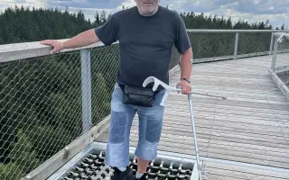 Pomozte Karlovi zpět do života: schodišťová plošina pro návrat ven