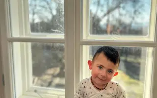 Na terapie a léčbu pro čtyřletého Jonáška s autismem