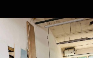 Povodeň nám zničila dílnu. S Vaší pomocí se můžeme postavit znovu na nohy.