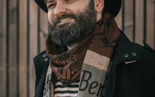 Vydejme "Bůh je ti, blbečku, svědkem" - knihu pro ty, kteří už přežili všechno