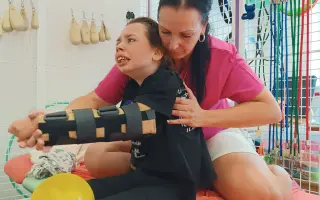 Pomohli jste Stelince s neurorehabilitací a terapiemi
