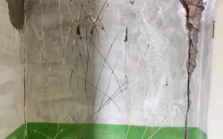 Povodeň mi poškodila dům. Potřebuji znalce a právní pomoc