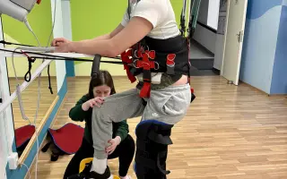 Pomozte Radimovi (18) postavit se znovu na nohy