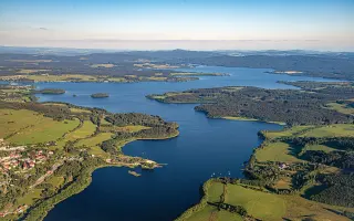 Dárková kniha Vltava z nebe – podpořte knihu ke 150. výročí Smetanovy Vltavy!