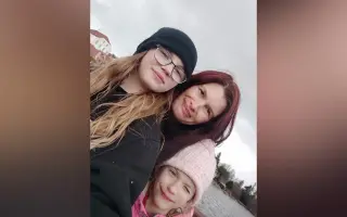 Pomozme mamince Žanetě opravit střechu, sama to nezvládne.