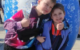 Maminka náhle odešla, tatínek zůstal s malými dětmi sám
