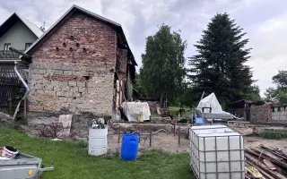 Prosím, pomozte nám s obnovením provozu stolařské dílny