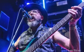 Vydejte s námi debutové album kapely Guláž