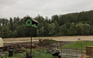 Pomoc pro EkoFarmu Karlovice zasaženou povodněmi