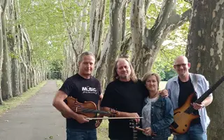Nechte zaznít to, co je    "Za Koncem" - podpořte vydání prvního alba