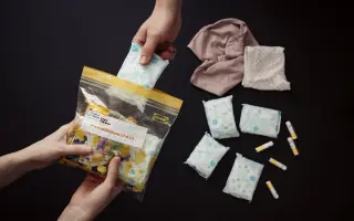 Vánoce jsou super, ale důstojná menstruace je lepší. Pomozte zajistit vložky!