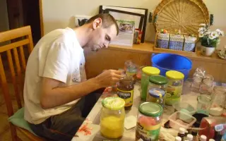 Zachraňte ohroženou pomoc lidem po úrazech