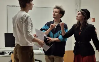 Podpořte vznik studentské divadelní inscenace "Vzhůru nohama"