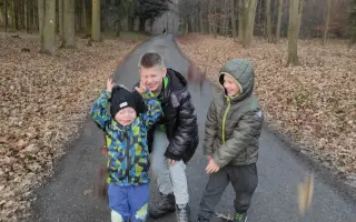 Maminka tří dětí v léčbě rakoviny prosí o pomoc se zajištěním domova