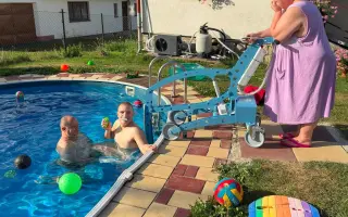 Hej rup z bazénu - pomozte Kubovi plavat i dál