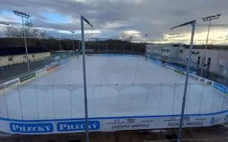 Zimní stadion v Dobříši - umělý povrch, inline hokej, hokejbal, florbal.