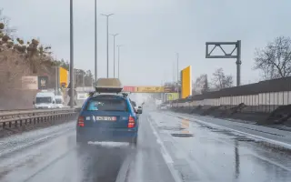 POŠLI AUTA NA UKRAJINU