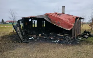 Stavba nové skautské klubovny místo původní, kterou zapálil neznámý pachatel