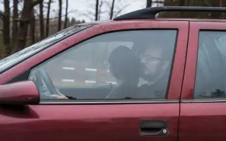 POŠLI AUTA NA UKRAJINU