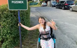 Pomozme Nikolce zůstat v pohybu