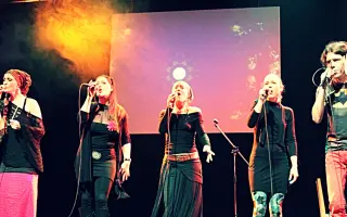 Yellow Sisters slaví 20 let - podpoř nové album Labyrint hlasů