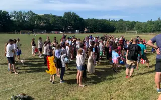 Prague Raptors FC | Společně pořídíme nový traktor pro naše hřiště 🦖⚽