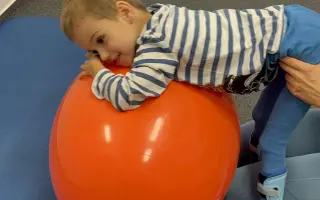 Pomoc Jonáškovi, aby mohl běhat a mluvit