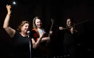 Podpořte svou kulturu, autentickou tvorbu kapely EVAMORE, podpořte CD JEDNODUŠE