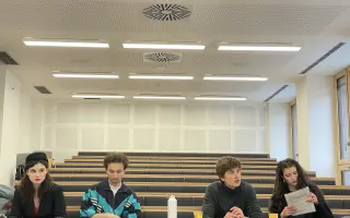 Podpořte vznik studentské divadelní inscenace "Vzhůru nohama"