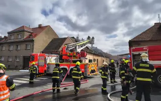 Sbírka pro Hvězdovy ze Smečna - přišli o domov při ničivém požáru