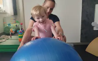 Pomozme malé Natálce se syndromem kočičího křiku